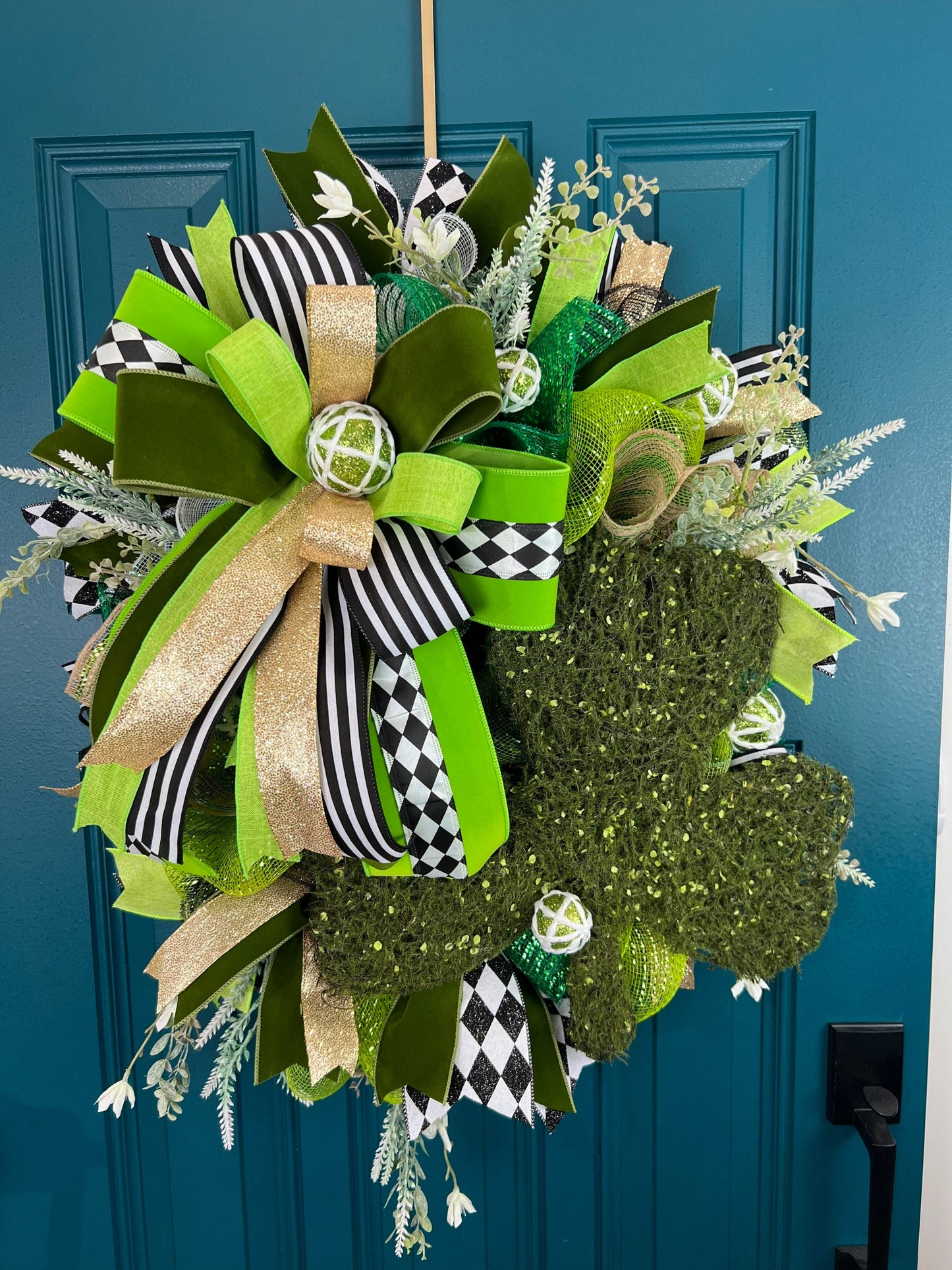 St. Patrick’s Day Wreath, Large Green and Gold Decomesh Wreath for Front Door, Clover Wreath, Irish Shamrock Wreath